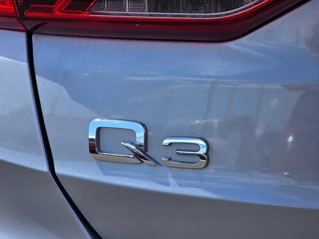 Used 2020 Audi Q3 2.0T Premium Plus w/ Premium Plus Package AWD/4WD image 14