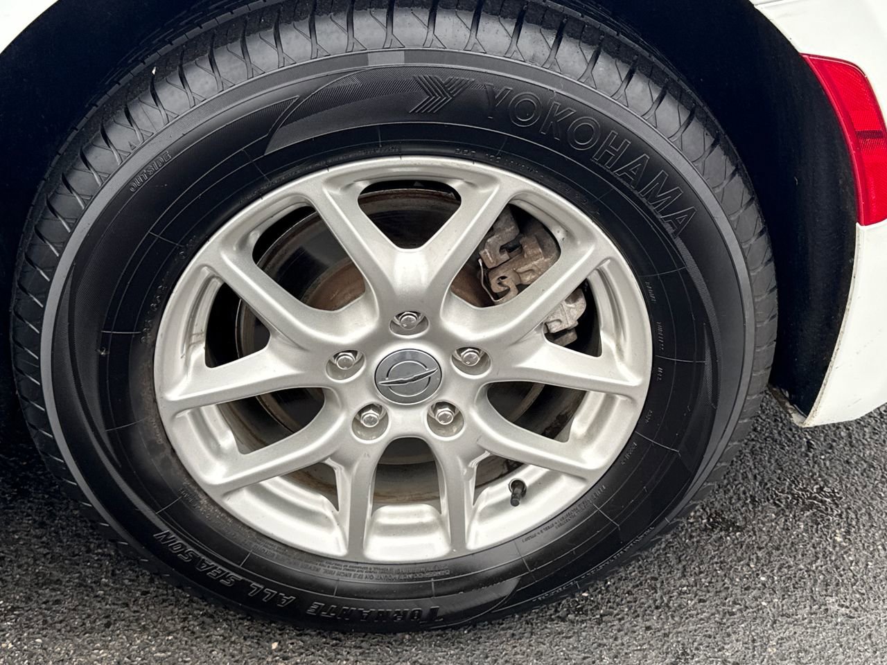 Used 2024 Chrysler Voyager LX image 11