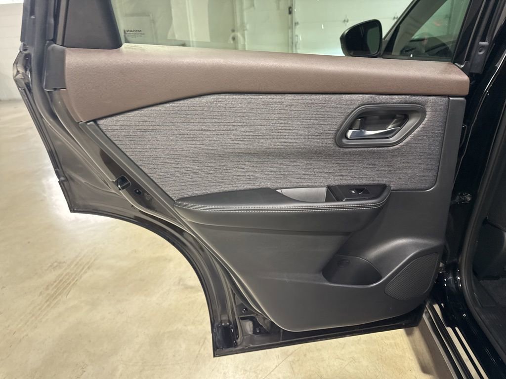 Used 2021 Nissan Rogue SV AWD/4WD image 36