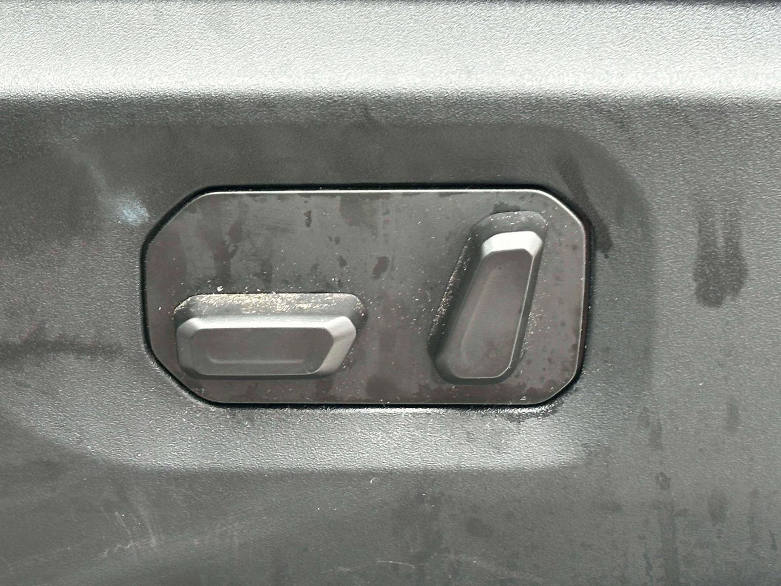 Used 2024 Jeep Wrangler High Altitude AWD/4WD image 16