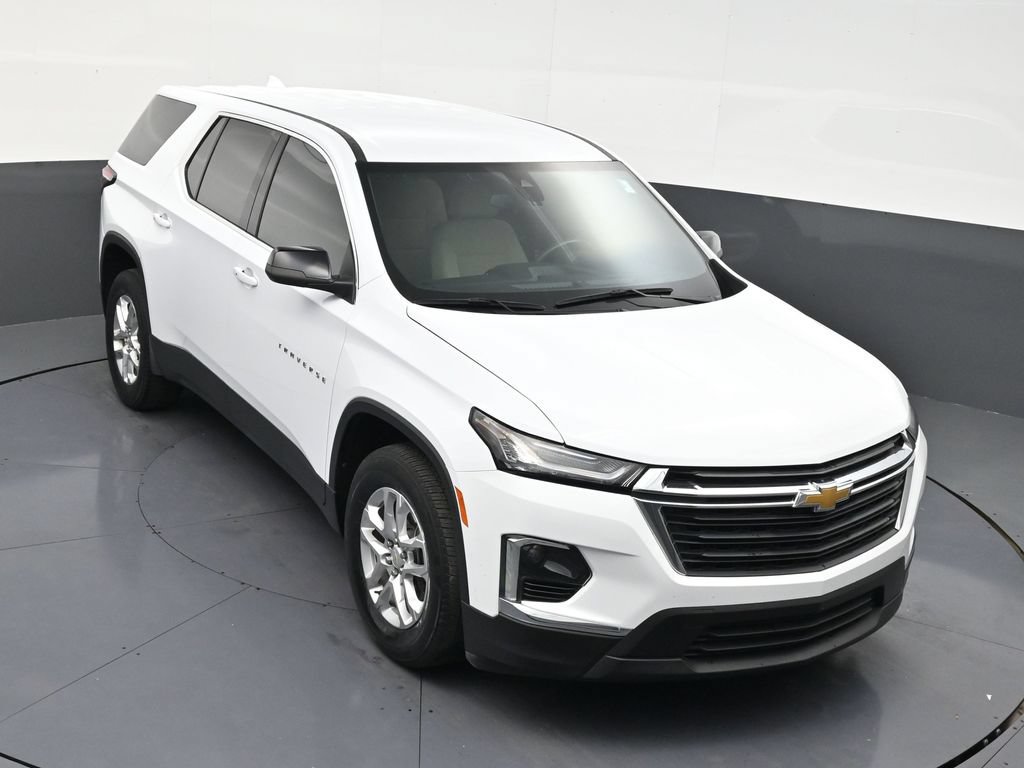 Used 2023 Chevrolet Traverse LS FWD image 17