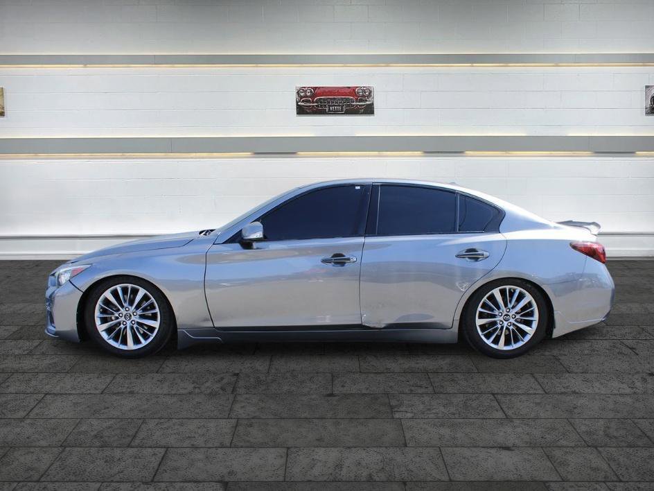 Used 2018 INFINITI Q50 Luxe w/ Essential Package (2.0T Luxe) RWD image 4