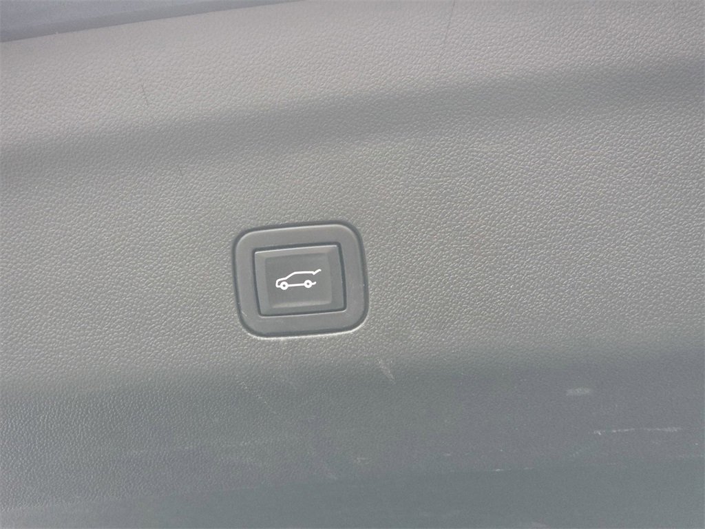 Used 2021 Chevrolet Tahoe LT image 17