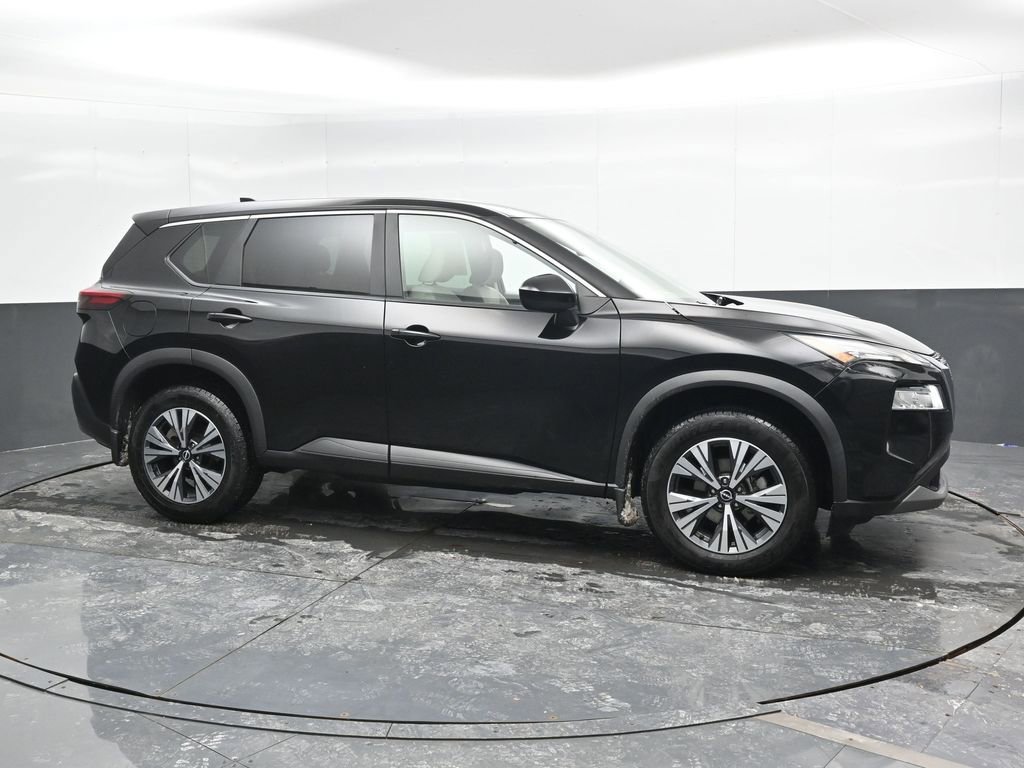 Used 2023 Nissan Rogue SV image 5