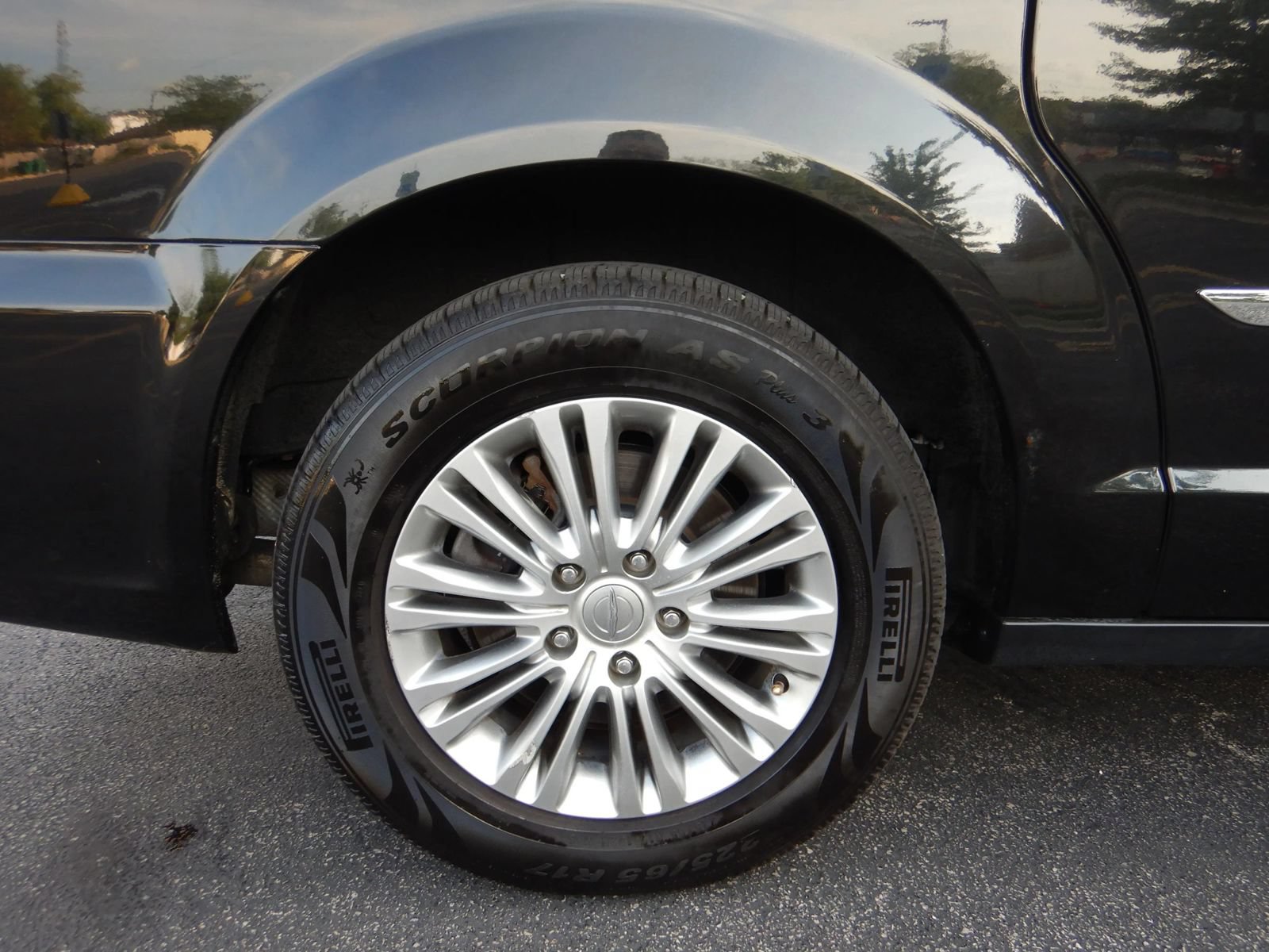 Used 2015 Chrysler Town & Country Touring-L w/ Driver Convenience Group FWD image 28