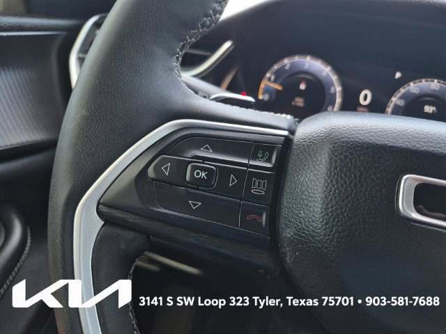 Used 2023 Jeep Grand Cherokee L Laredo AWD/4WD image 31