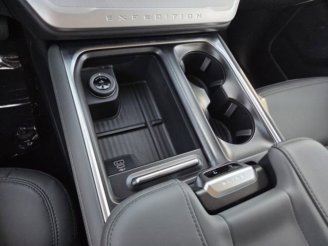 New 2026 Ford Expedition Active RWD image 9