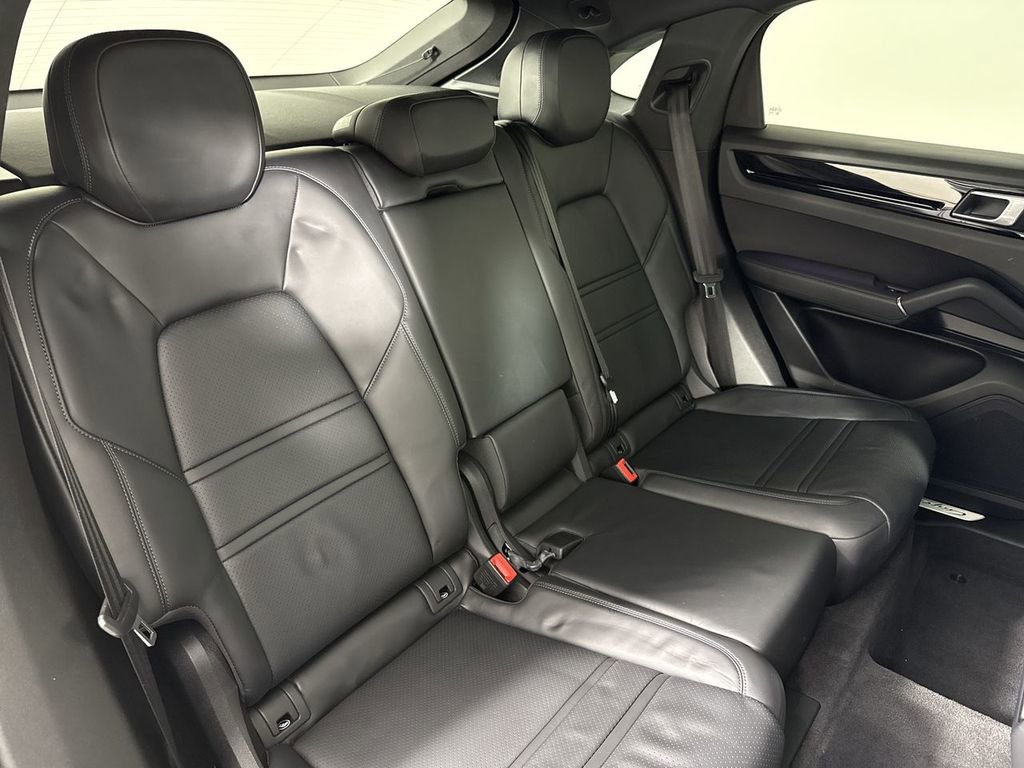 Certified 2021 Porsche Cayenne Coupe image 22