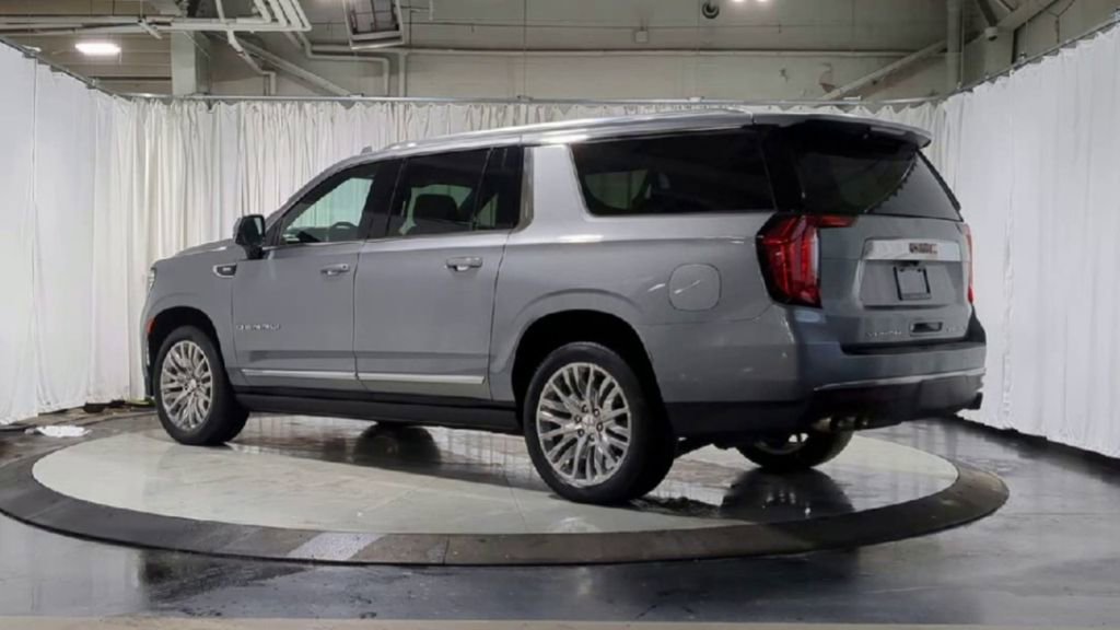 Used 2023 GMC Yukon XL Denali w/ Max Trailering Package image 8