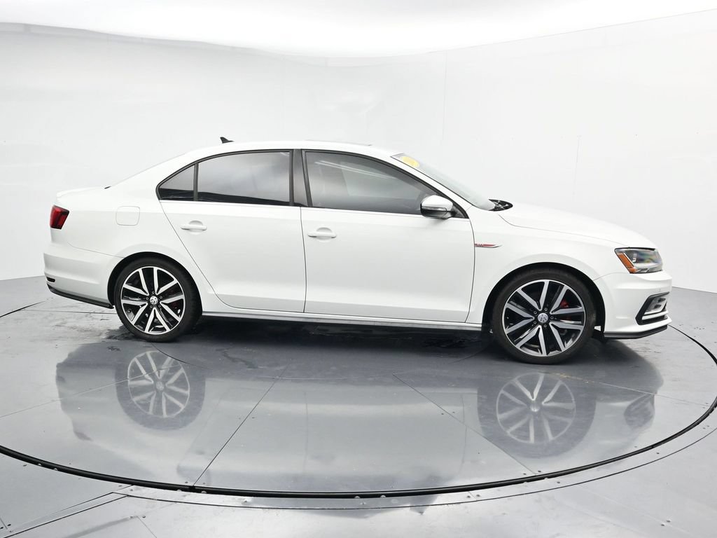 Used 2018 Volkswagen Jetta GLI FWD image 9