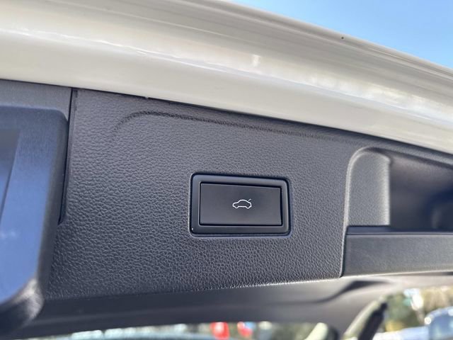 Used 2024 Volkswagen Atlas SE image 9