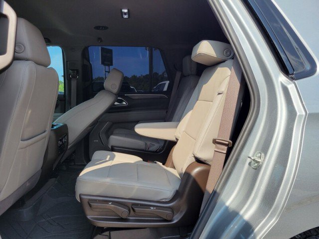 Used 2024 Chevrolet Tahoe Z71 w/ Luxury Package AWD/4WD image 30