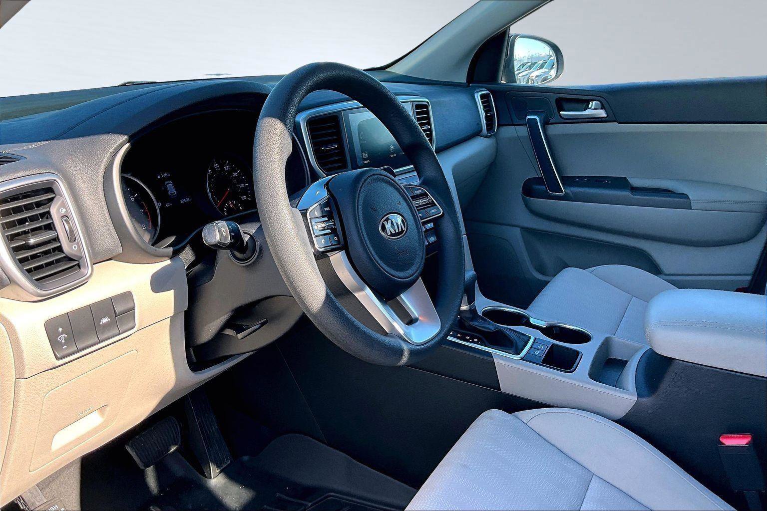 Used 2020 Kia Sportage LX image 13