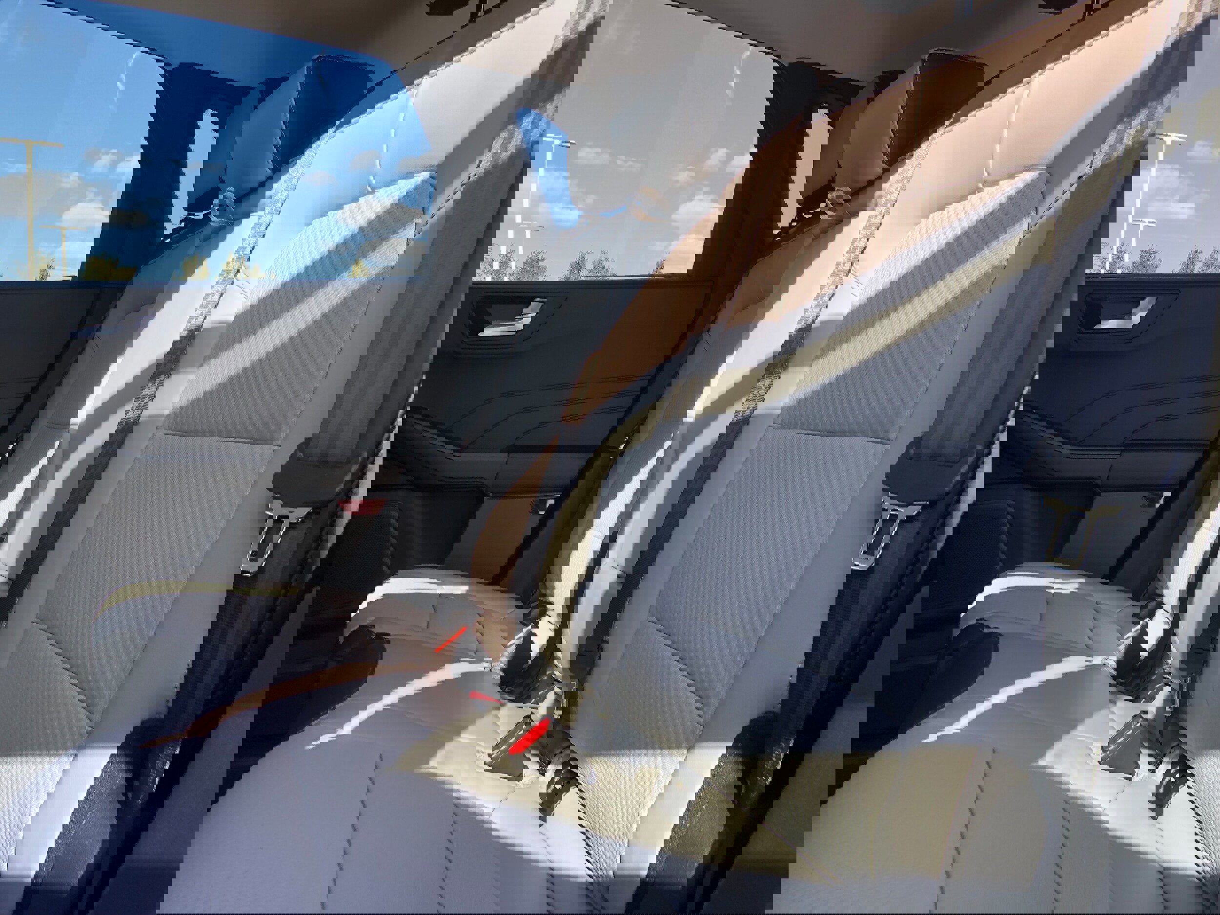 New 2025 Ford Escape SE w/ Class II Trailer Tow Package image 10