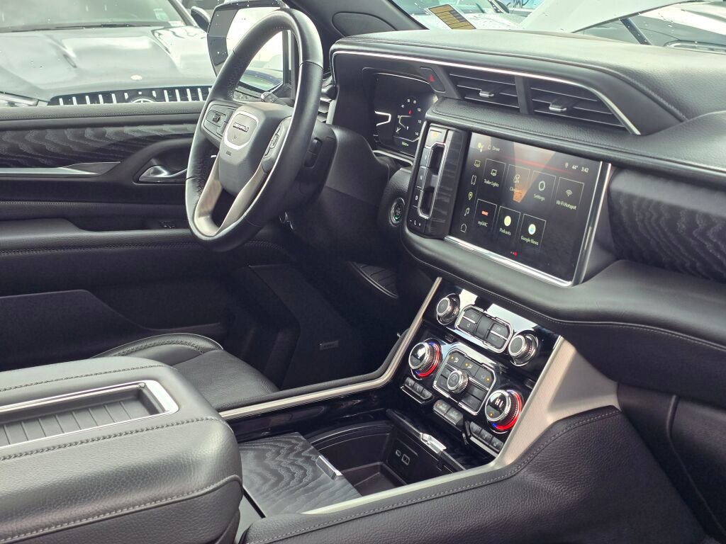 Used 2023 GMC Yukon XL Denali image 30