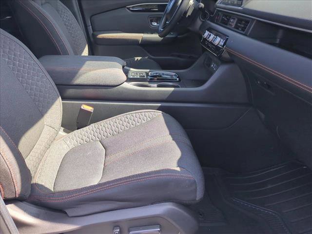 Used 2025 Honda Pilot Sport image 22