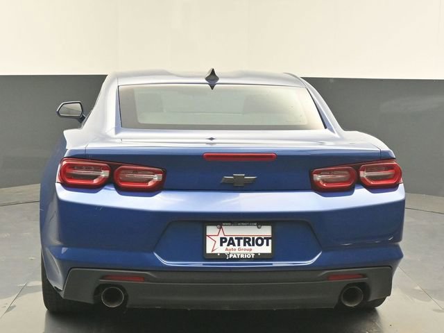 Used 2021 Chevrolet Camaro LT w/ Technology Package RWD image 4