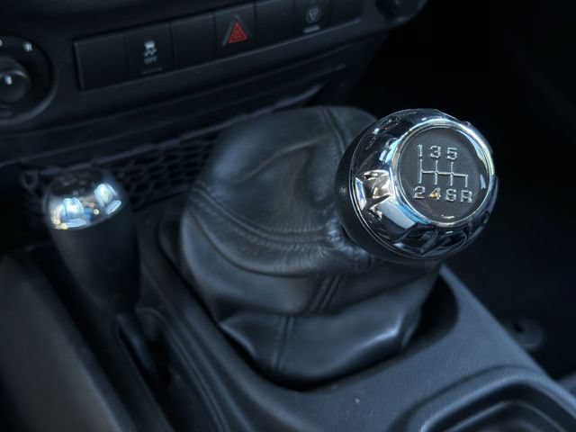 Used 2015 Jeep Wrangler Unlimited Rubicon w/ Connectivity Group AWD/4WD image 25