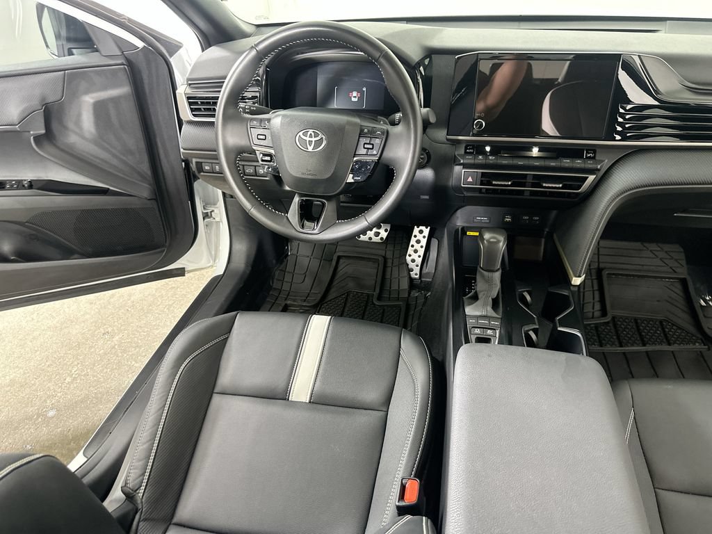 Used 2026 Toyota Camry SE FWD image 17