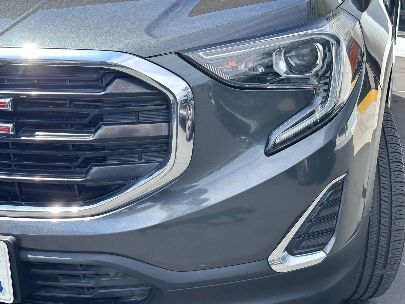 Used 2018 GMC Terrain SLE image 3