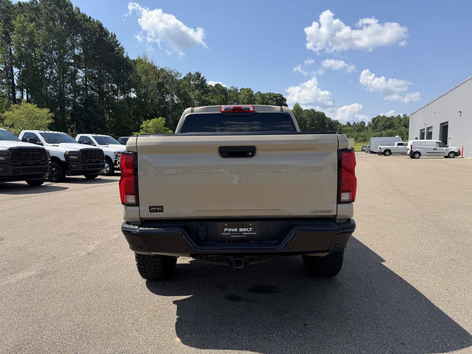 Used 2023 Chevrolet Colorado ZR2 w/ ZR2 Convenience Package III AWD/4WD image 5