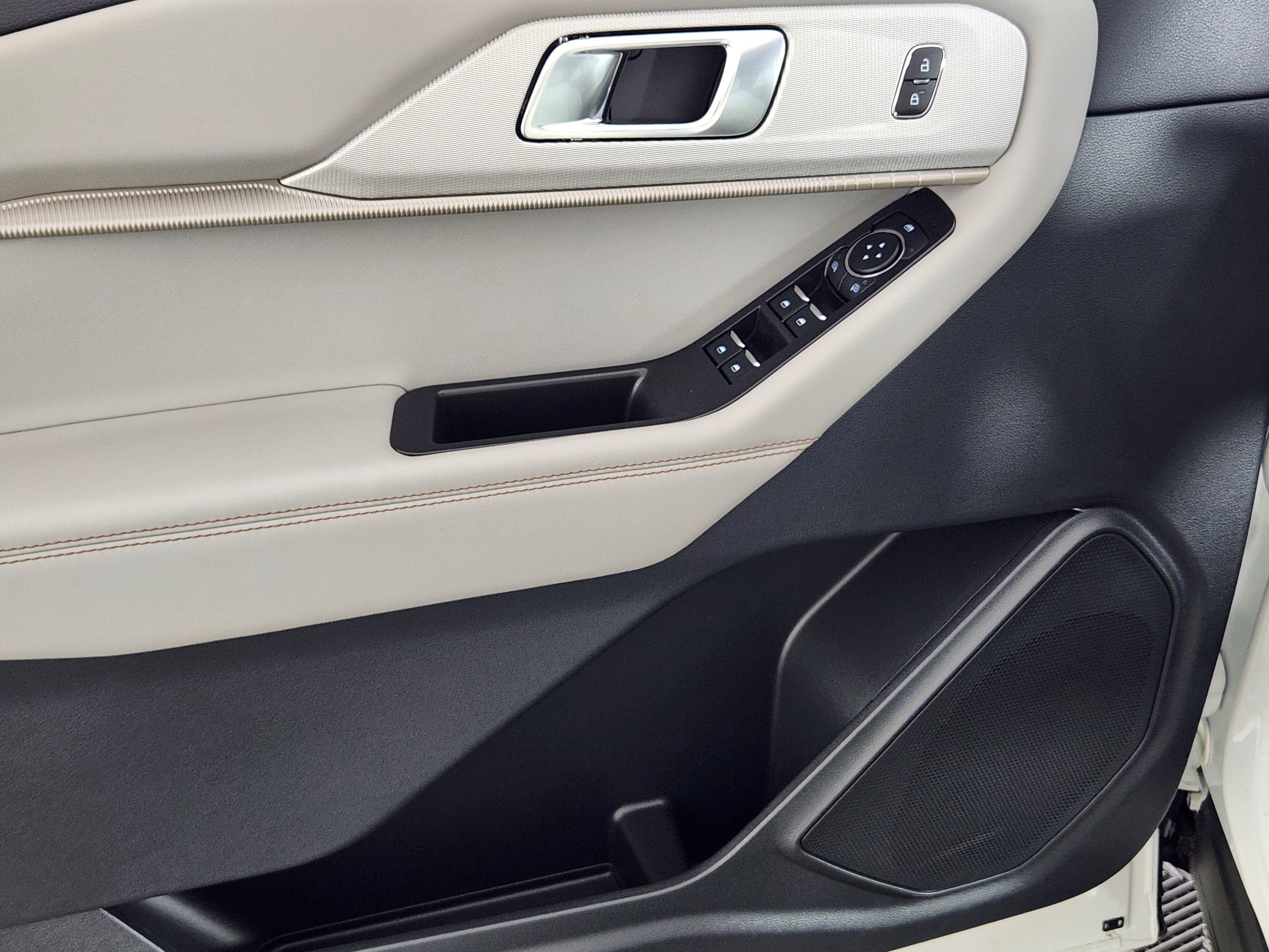 New 2026 Ford Explorer Active w/ Active Comfort Package image 17