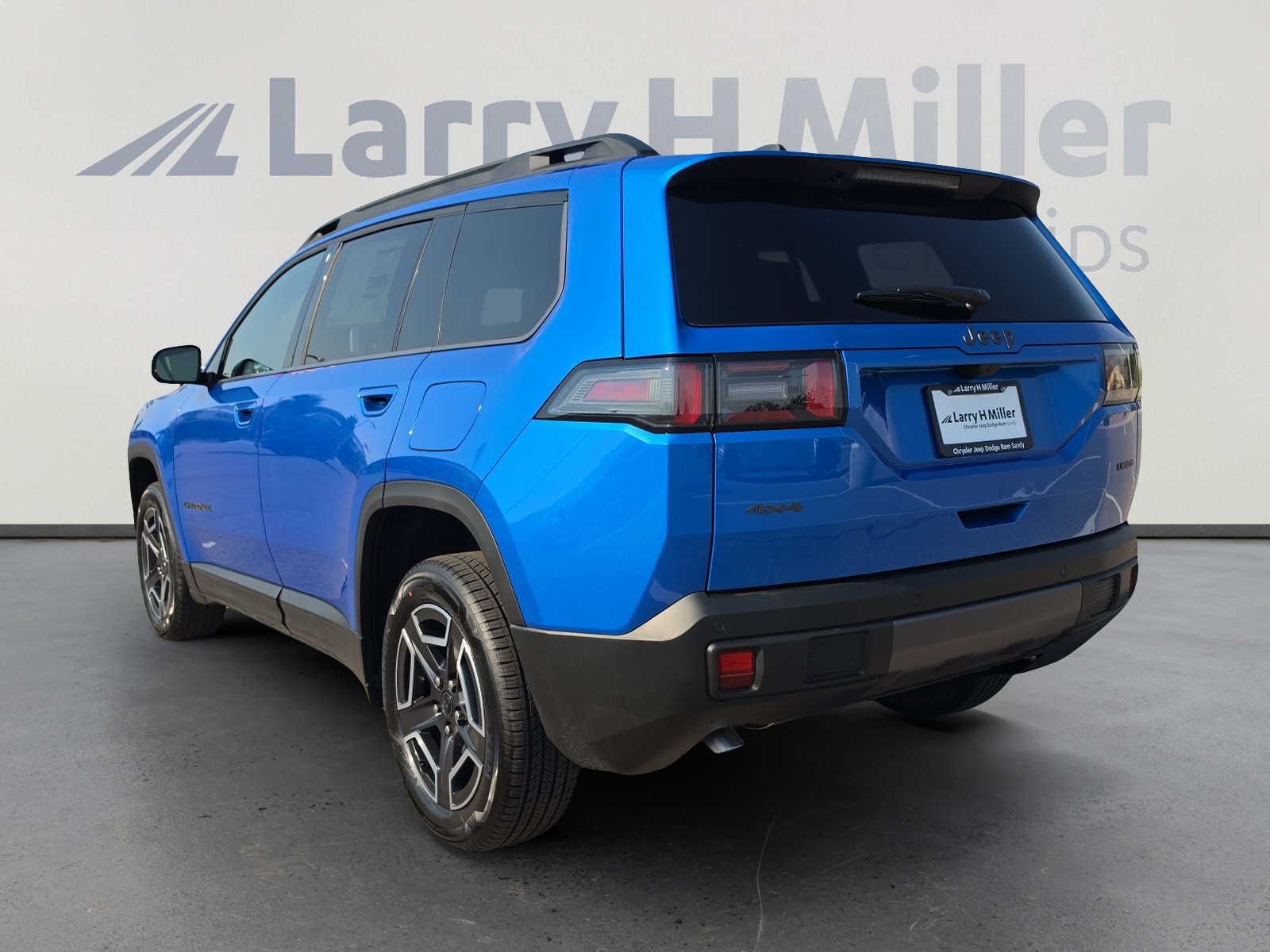 New 2026 Jeep Cherokee Laredo AWD/4WD image 3