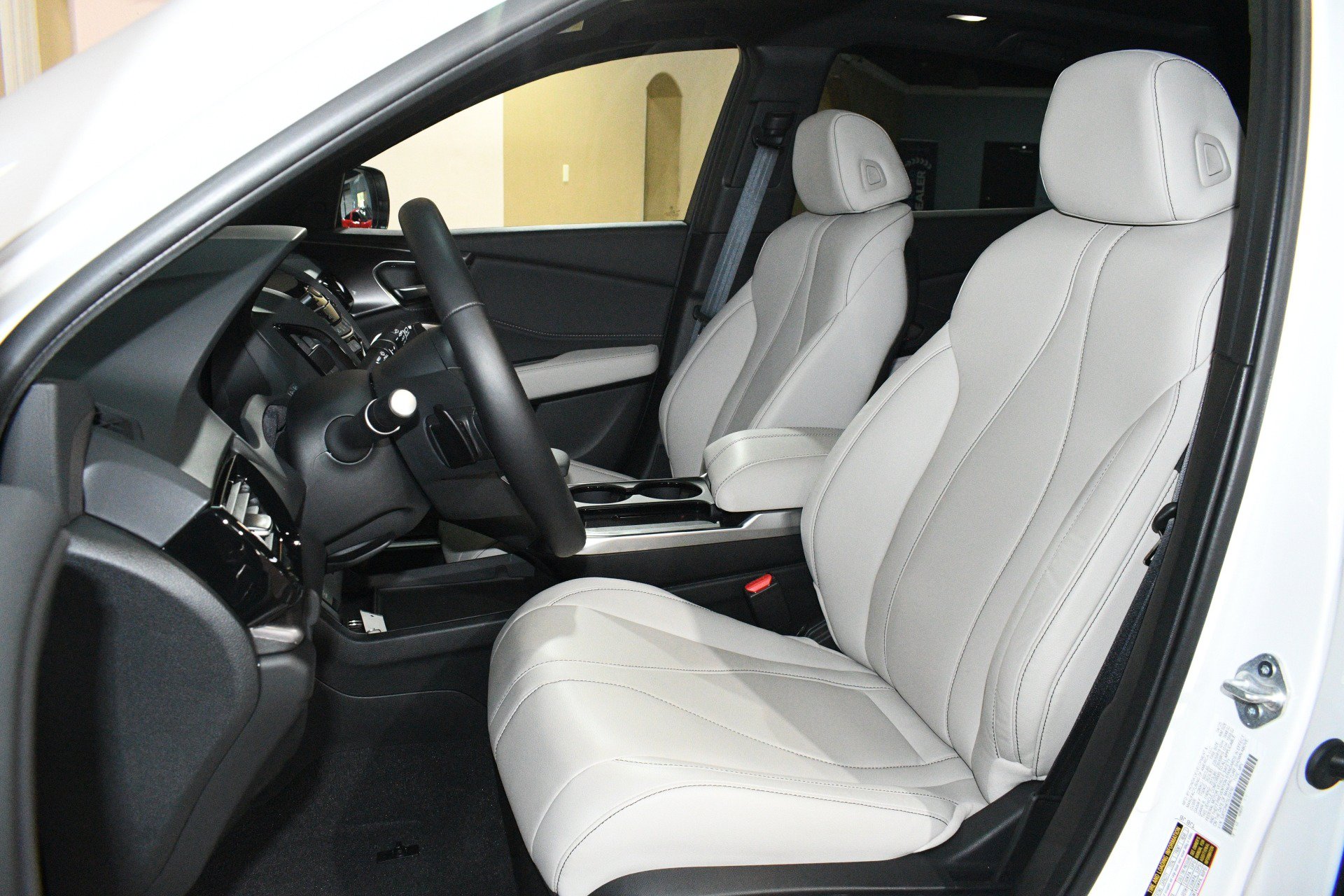 Used 2025 Acura RDX SH-AWD image 7
