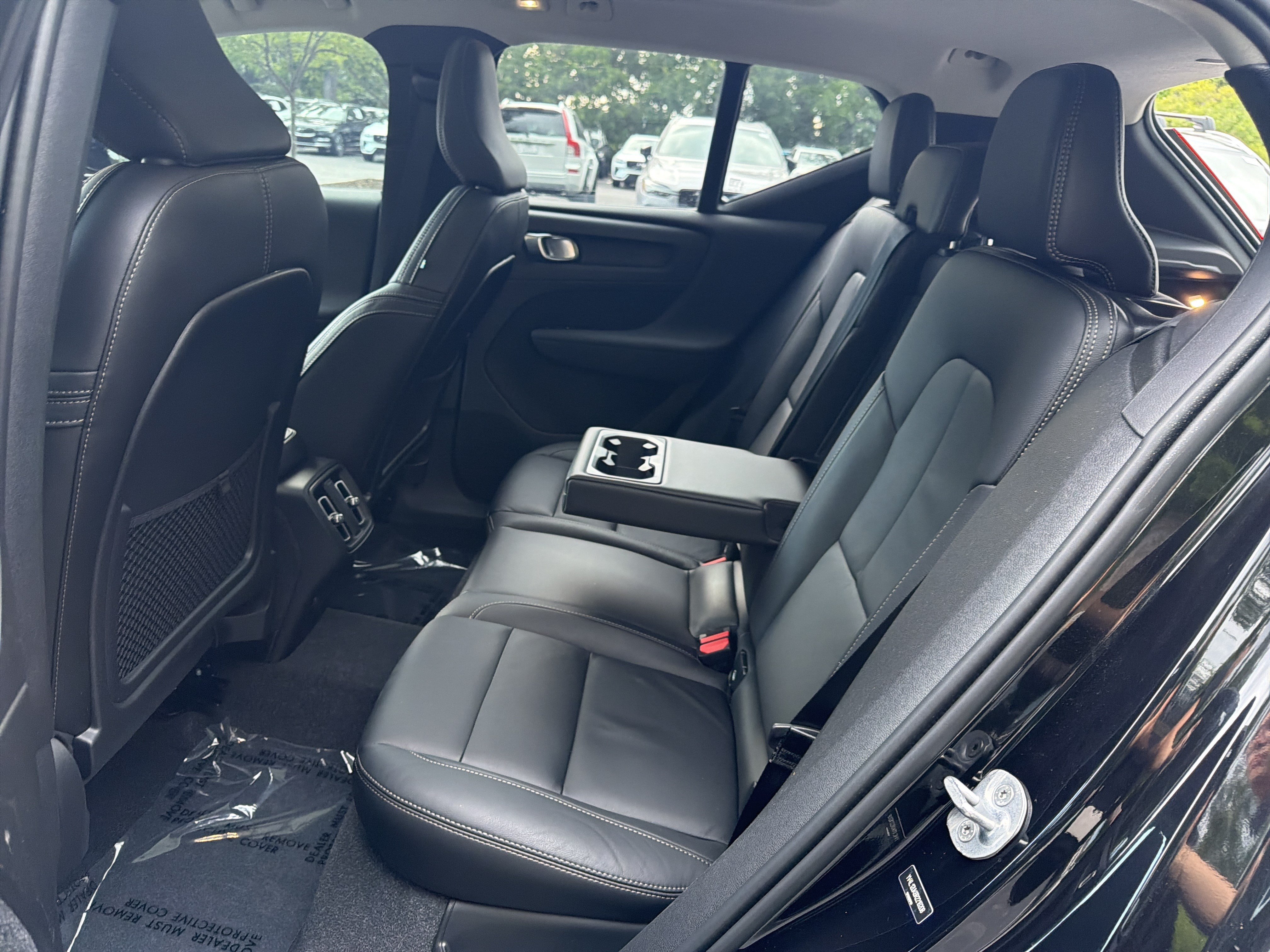 Certified 2024 Volvo XC40 B5 Core w/ Protection Package Premier AWD/4WD image 32