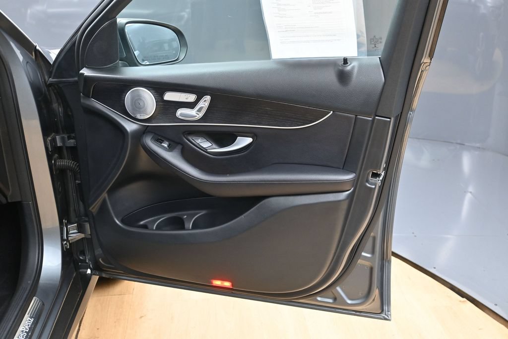 Used 2020 Mercedes-Benz GLC 300 4MATIC image 30