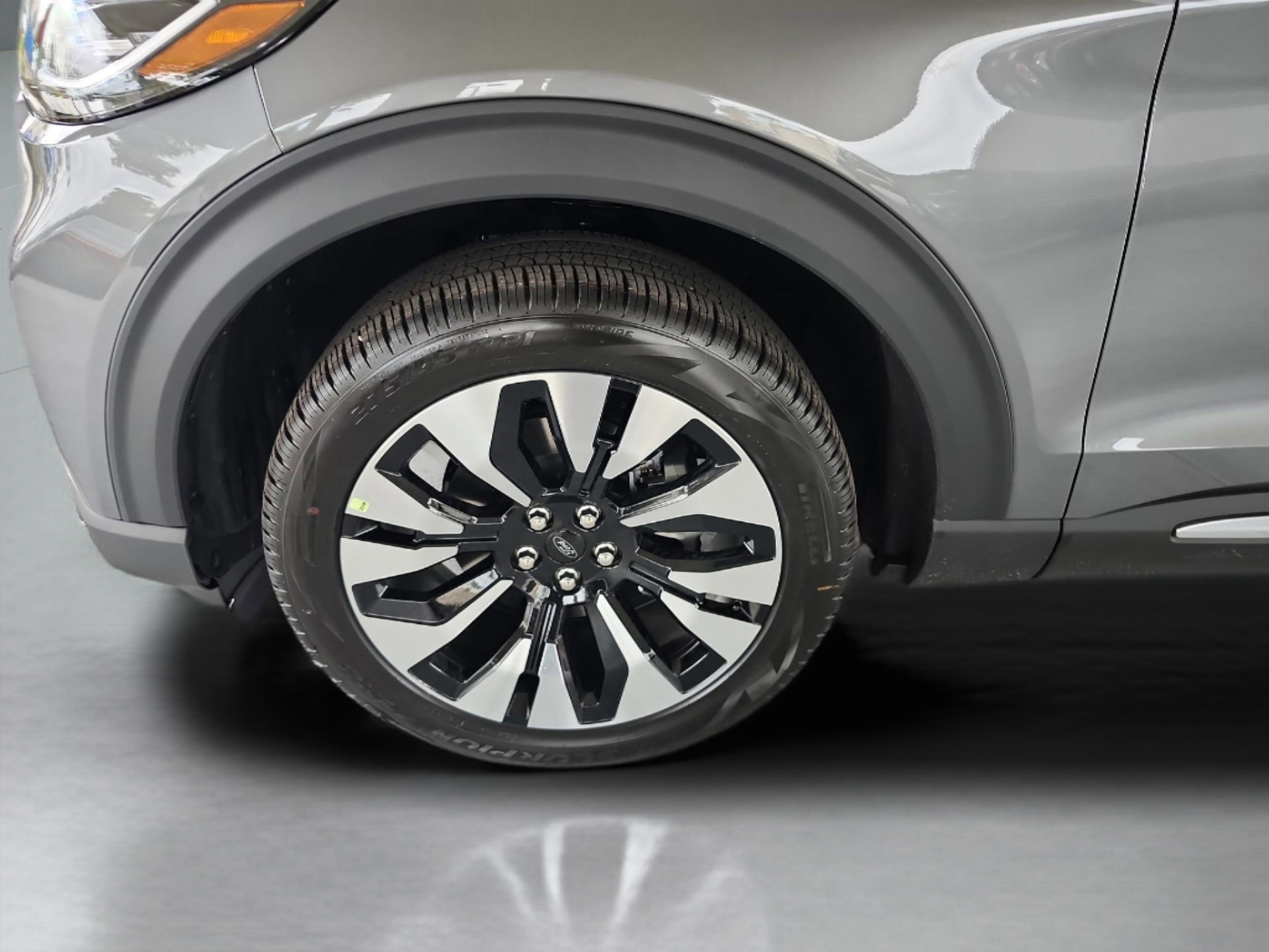 New 2026 Ford Explorer Platinum w/ LUX Leather Package image 25