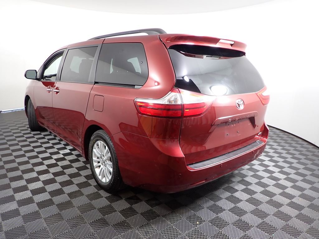 Used 2015 Toyota Sienna XLE w/ XLE Navigation Package image 15