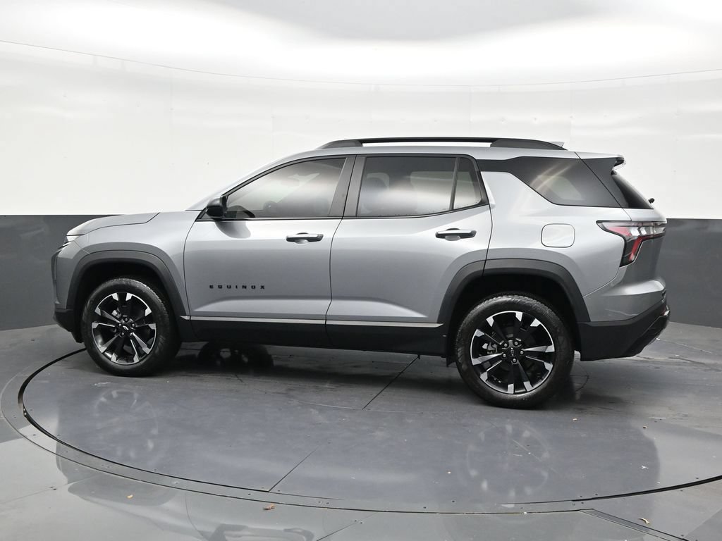 Used 2026 Chevrolet Equinox RS FWD image 2