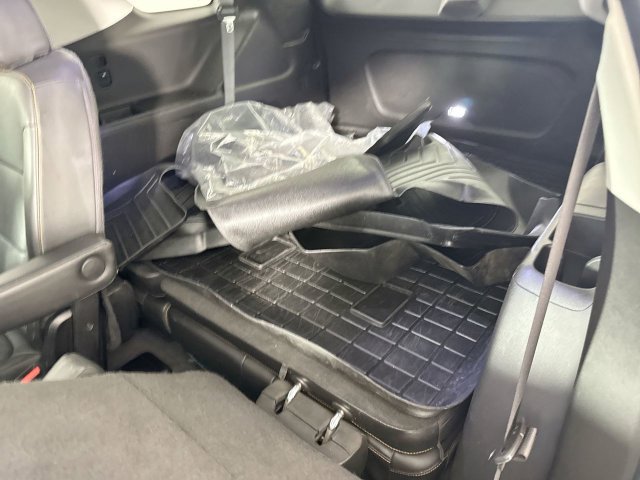 Used 2019 Chevrolet Traverse Premier w/ Redline Edition AWD/4WD image 23