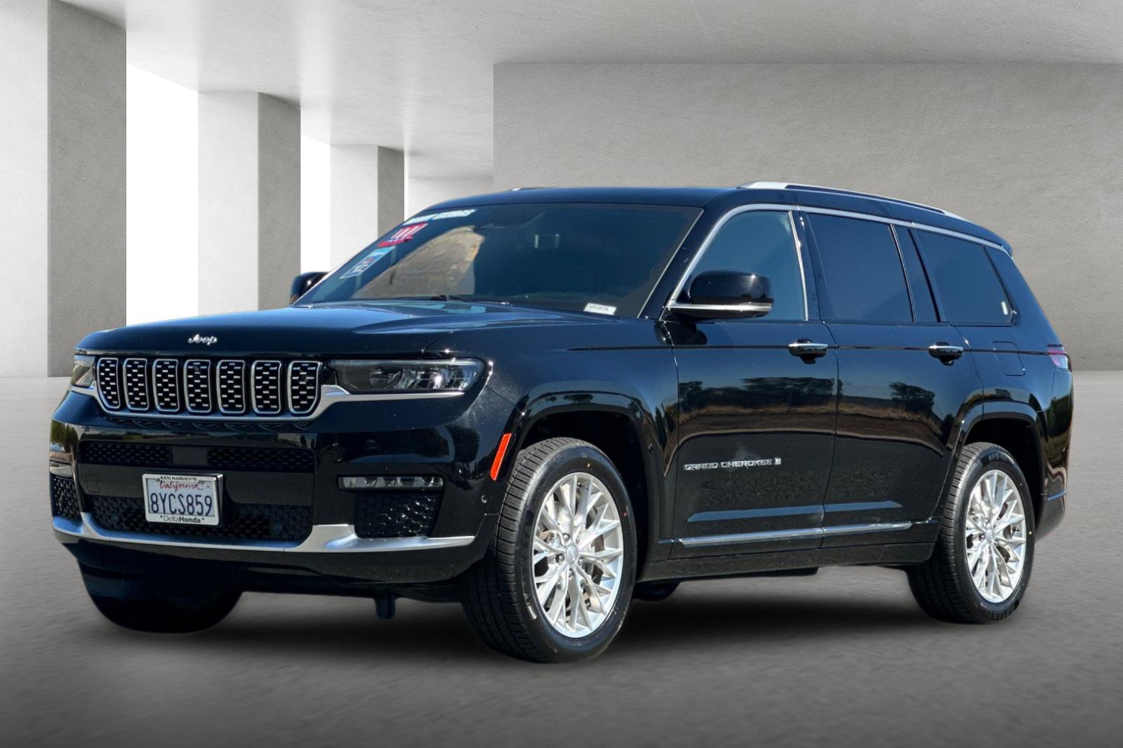 Used 2021 Jeep Grand Cherokee L Summit w/ Advanced Protech Group IV AWD/4WD image 8