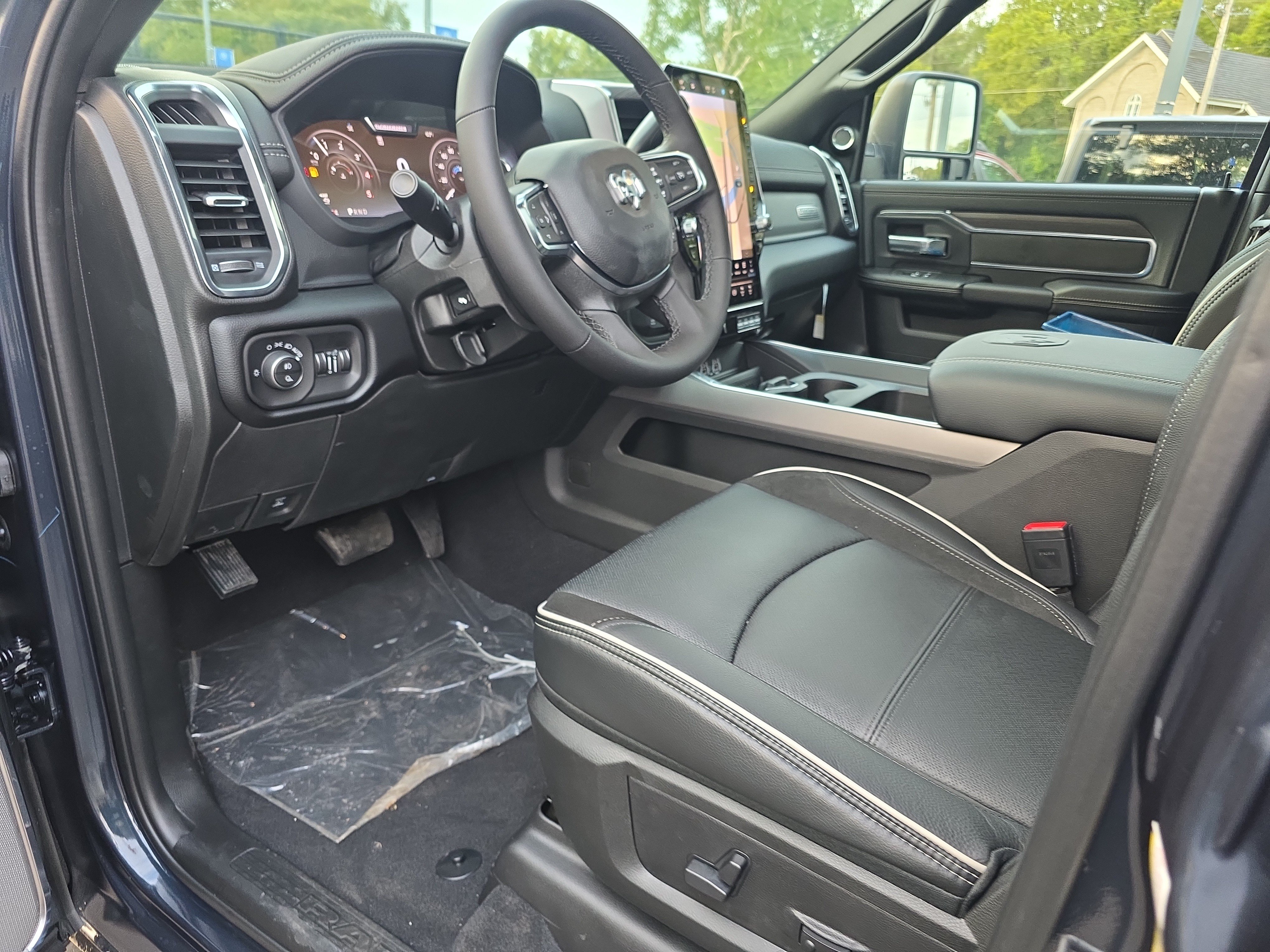 New 2027 RAM 2500 Laramie AWD/4WD image 3
