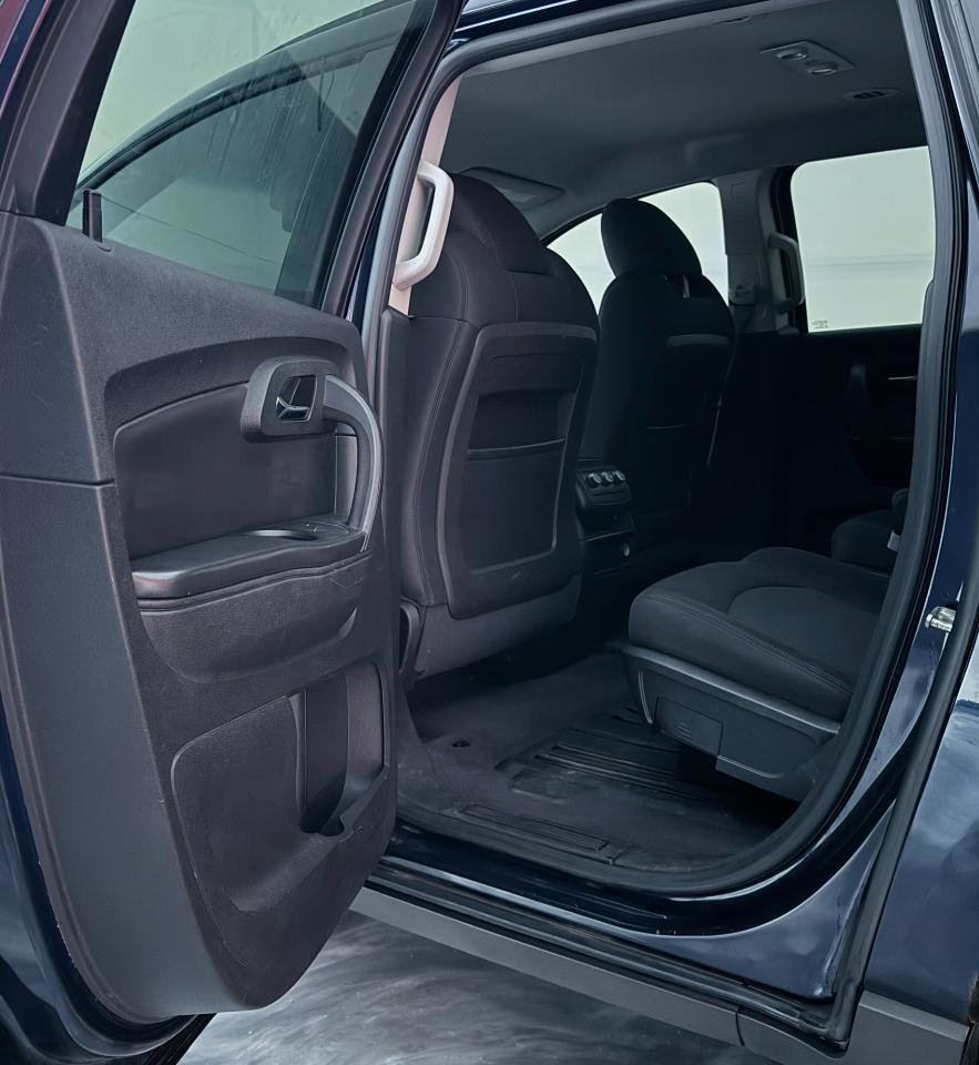 Used 2010 Chevrolet Traverse LT w/ Personal Connectivity Package FWD image 21