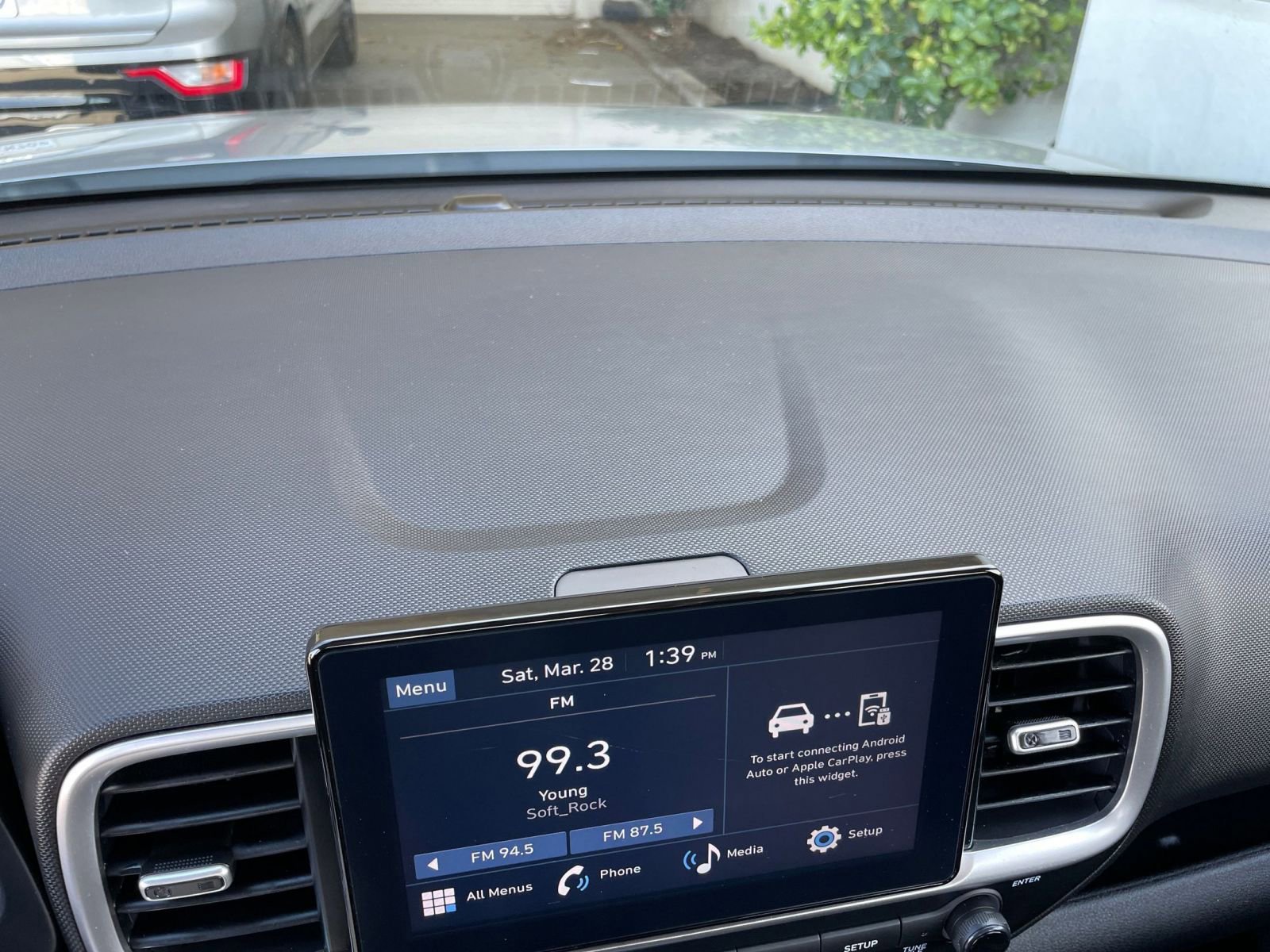Used 2025 Hyundai Venue SEL FWD image 17
