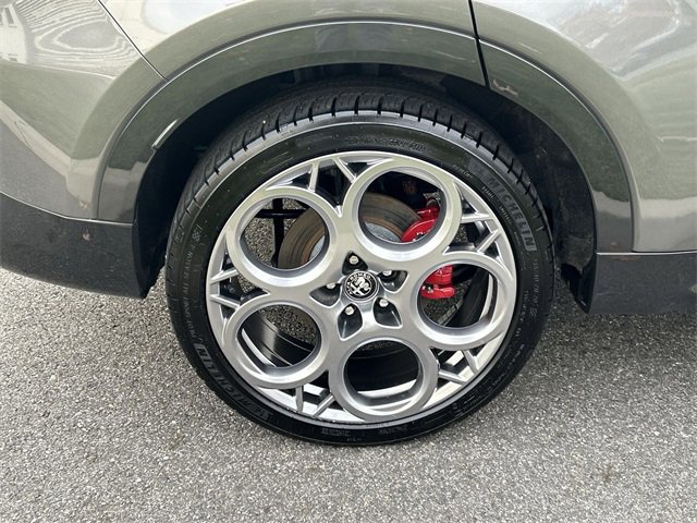 Used 2024 Alfa Romeo Tonale Veloce w/ Premium Interior Package image 12