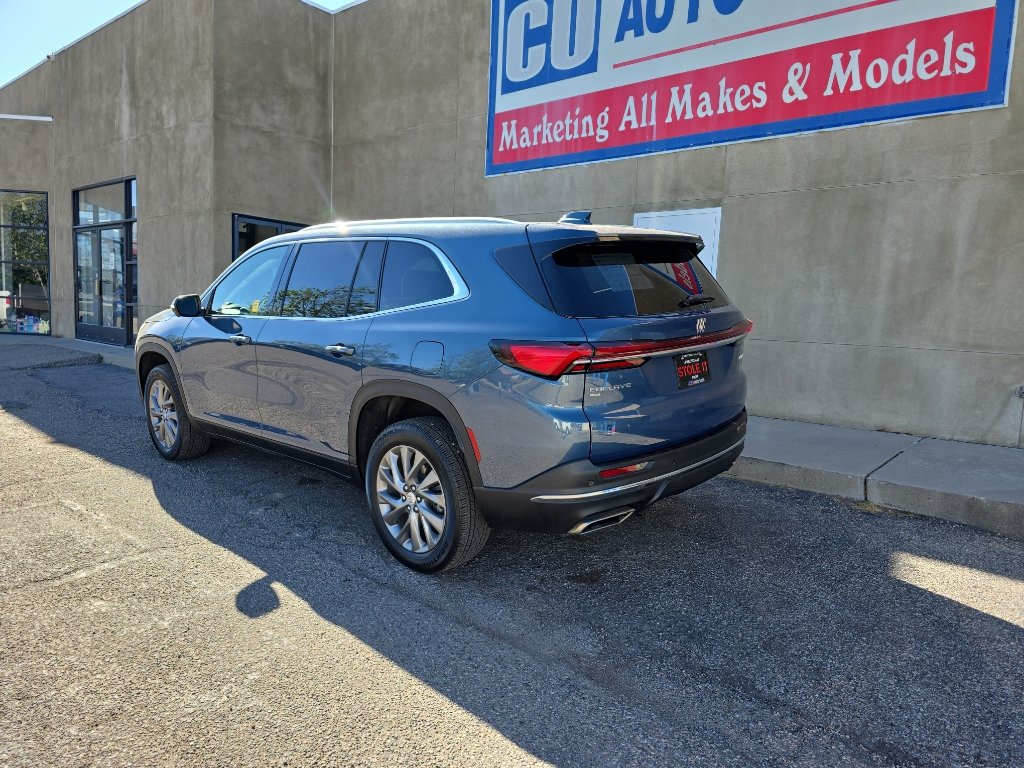 Used 2025 Buick Enclave Preferred image 8