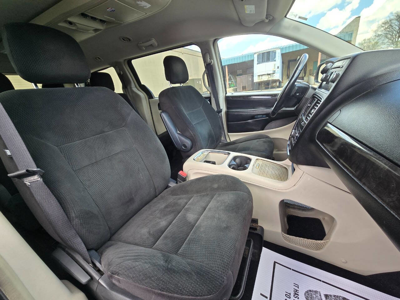 Used 2012 Dodge Grand Caravan Crew FWD image 27