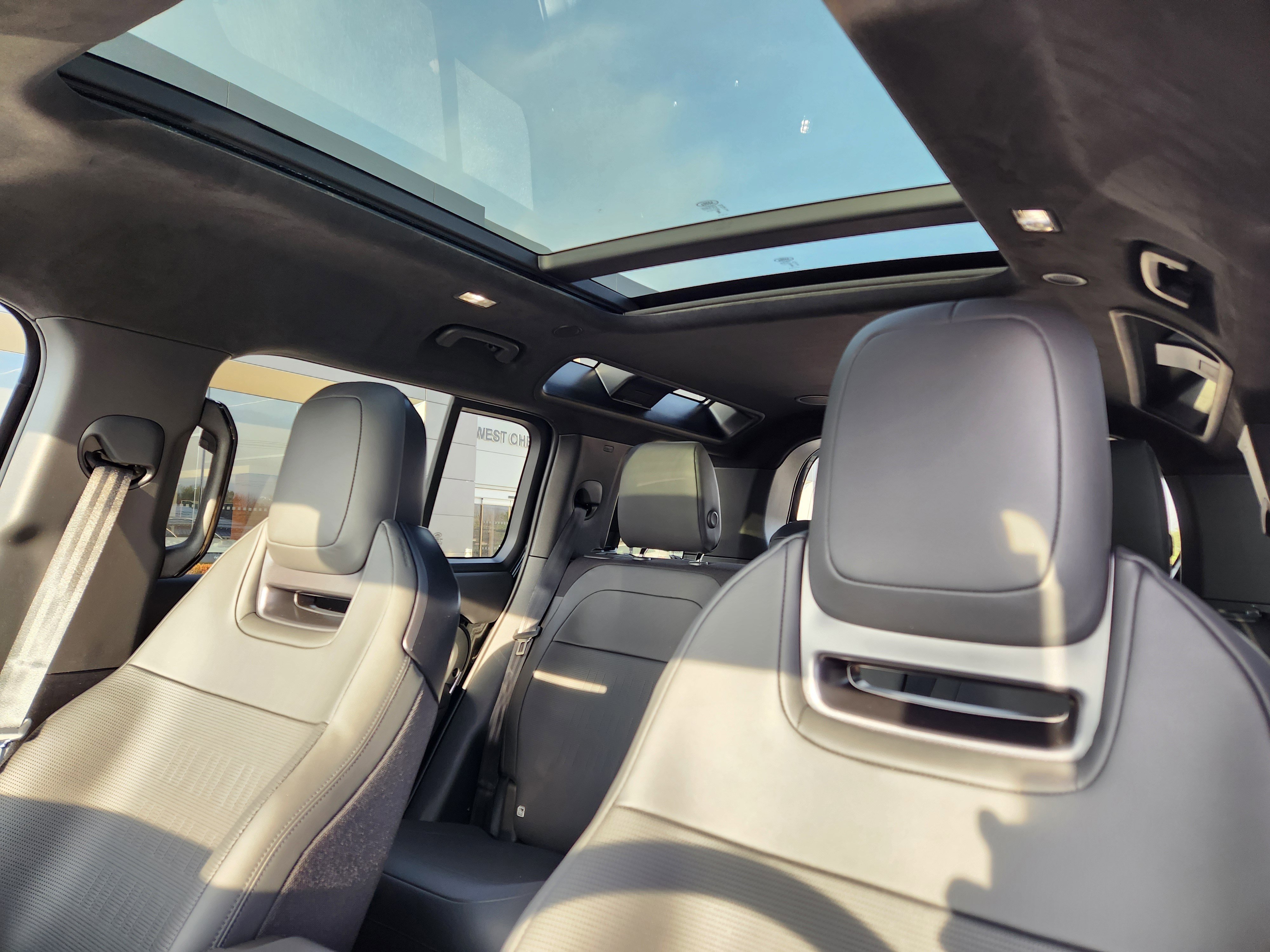 New 2026 Land Rover Defender 110 OCTA image 10