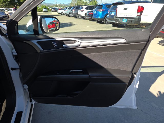 Used 2016 Ford Fusion SE FWD image 24