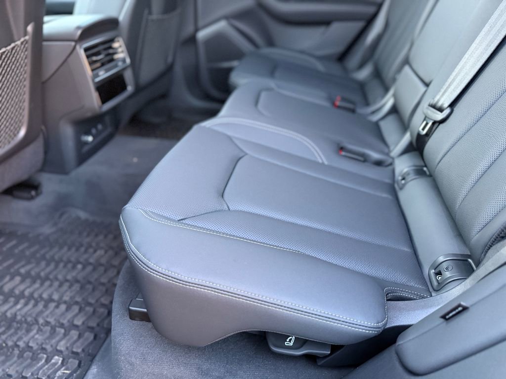 New 2026 Audi Q8 Premium Plus image 18