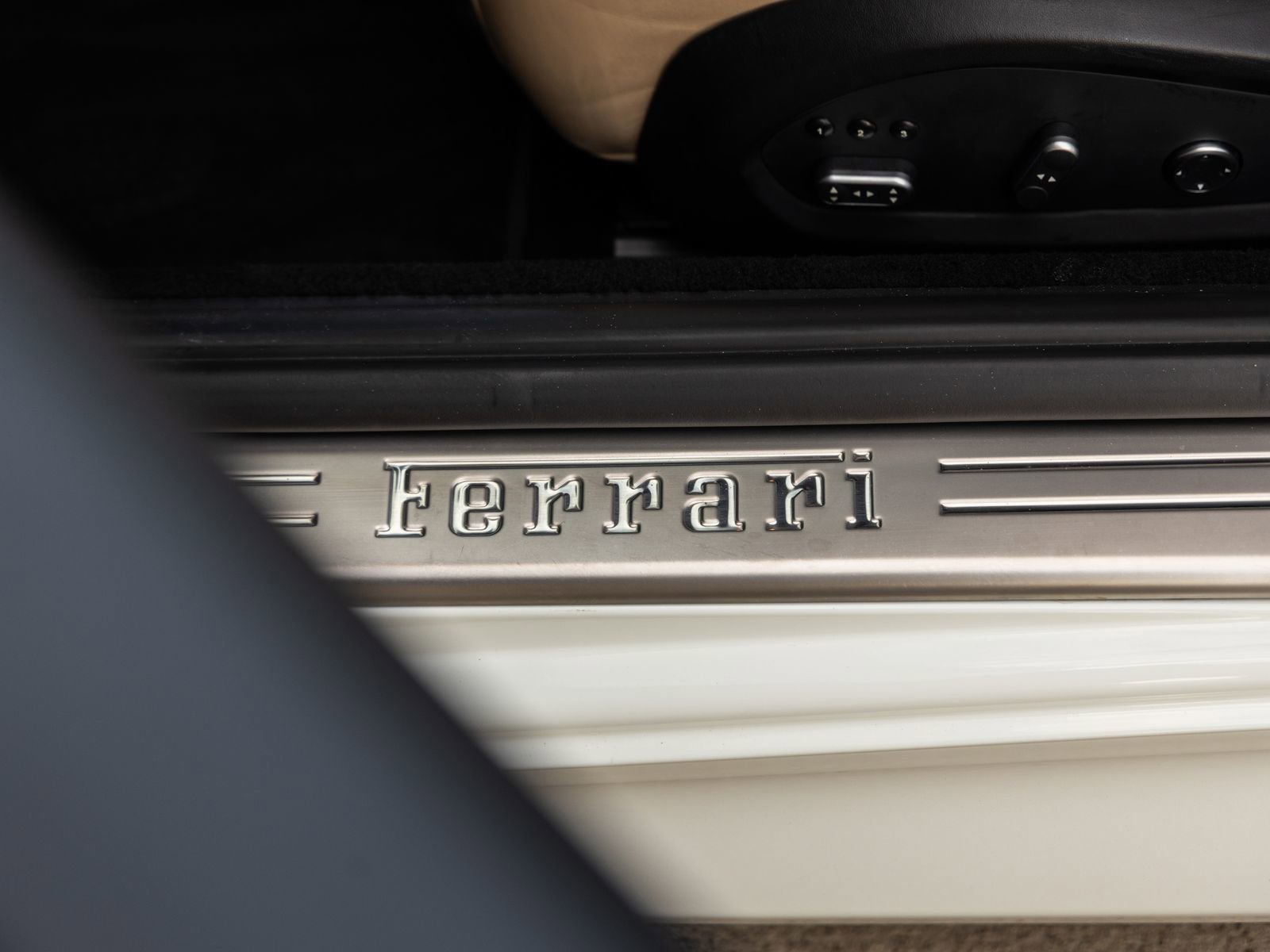 Used 2015 Ferrari California T RWD image 30