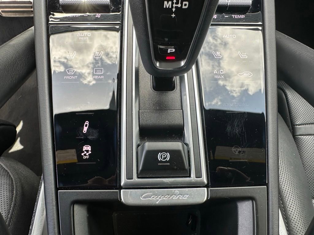 Certified 2019 Porsche Cayenne Turbo AWD/4WD image 32