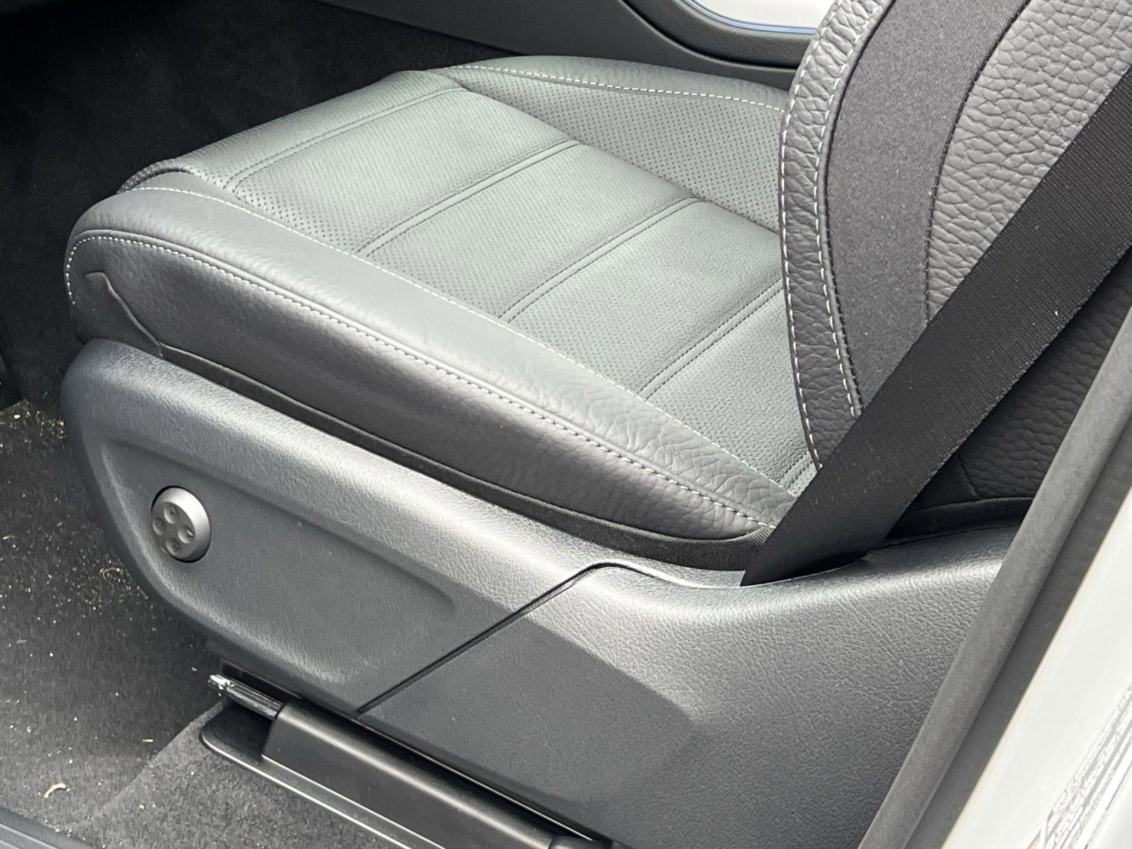 New 2026 Mercedes-Benz GLE 450 GLE 450 Coupe image 12