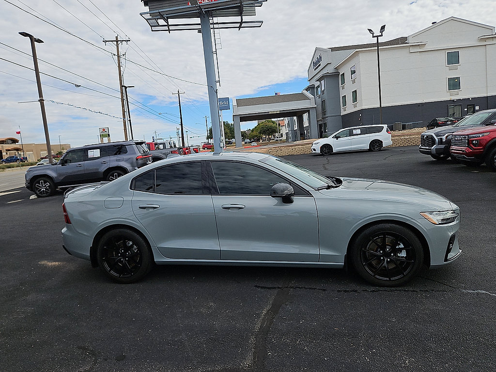 Used 2025 Volvo S60 B5 Core FWD image 5