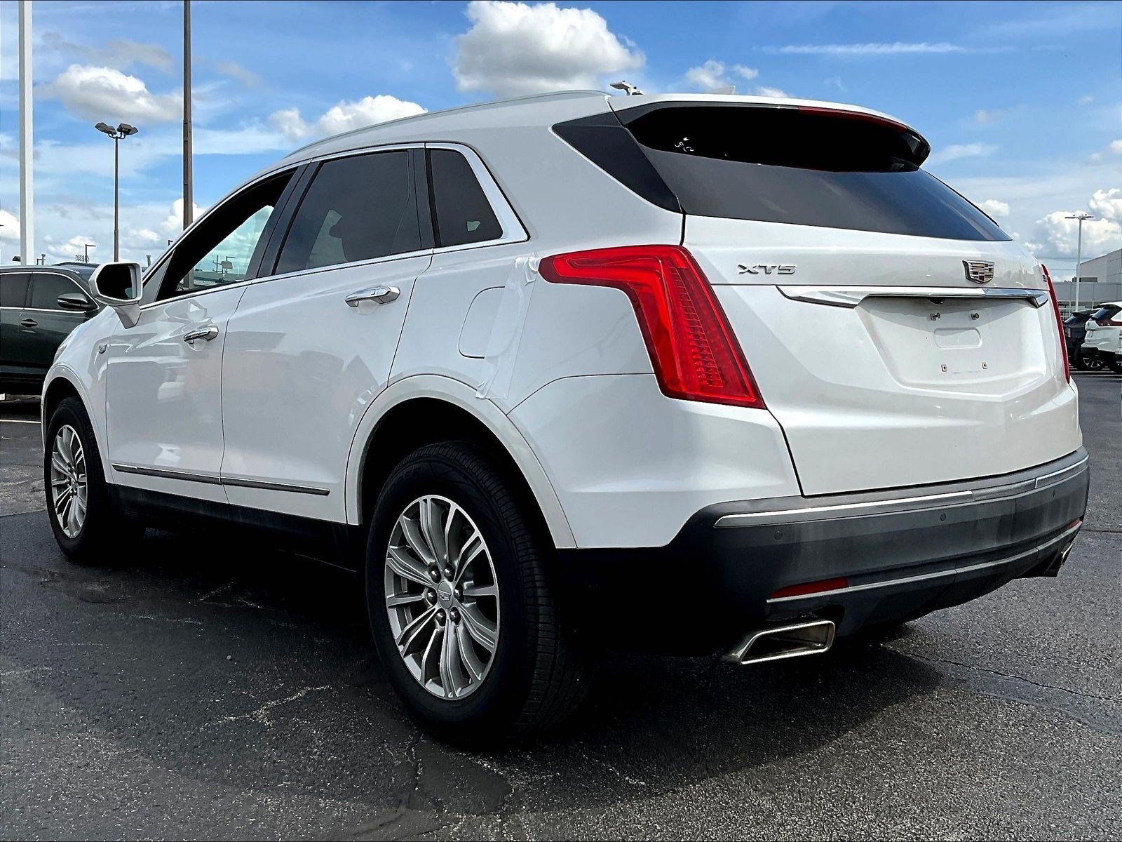 Used 2018 Cadillac XT5 Luxury FWD image 4