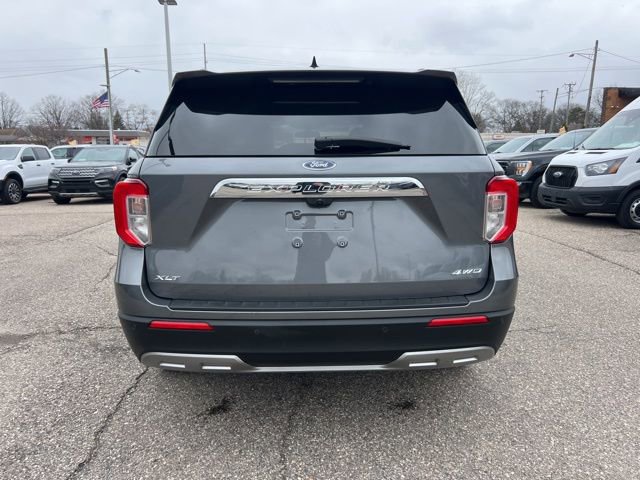 Certified 2022 Ford Explorer XLT w/ Equipment Group 202A image 5